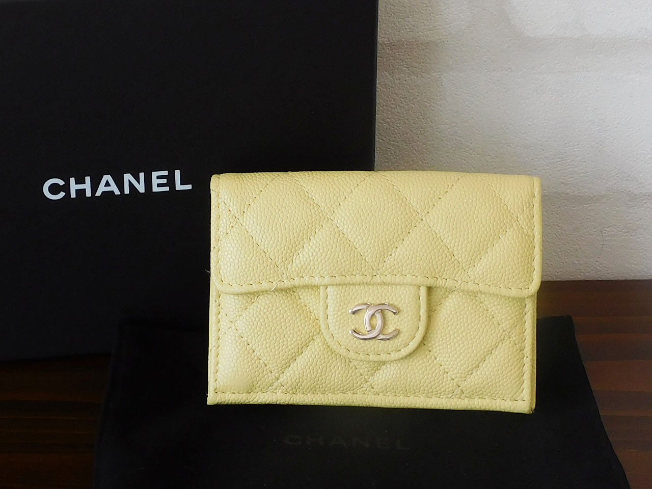 シャネル(CHANEL）キャビアスキン