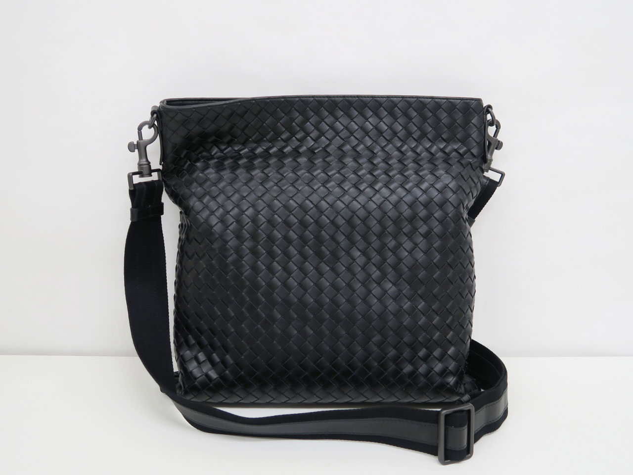 ボッテガ・ヴェネタ(Bottega Veneta）イントレチャート バッグ