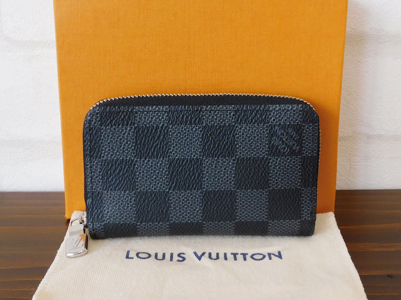 ルイヴィトン(LOUIS VUITTON）ダミエ・グラフィット