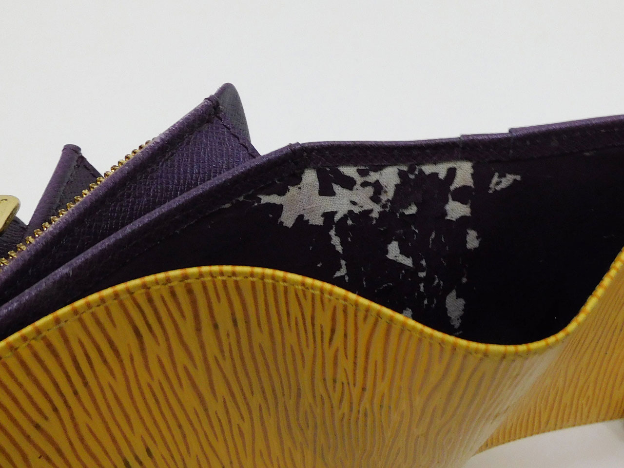 べたつき・はがれがある状態