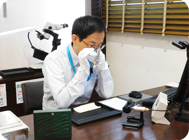 時計の査定の様子